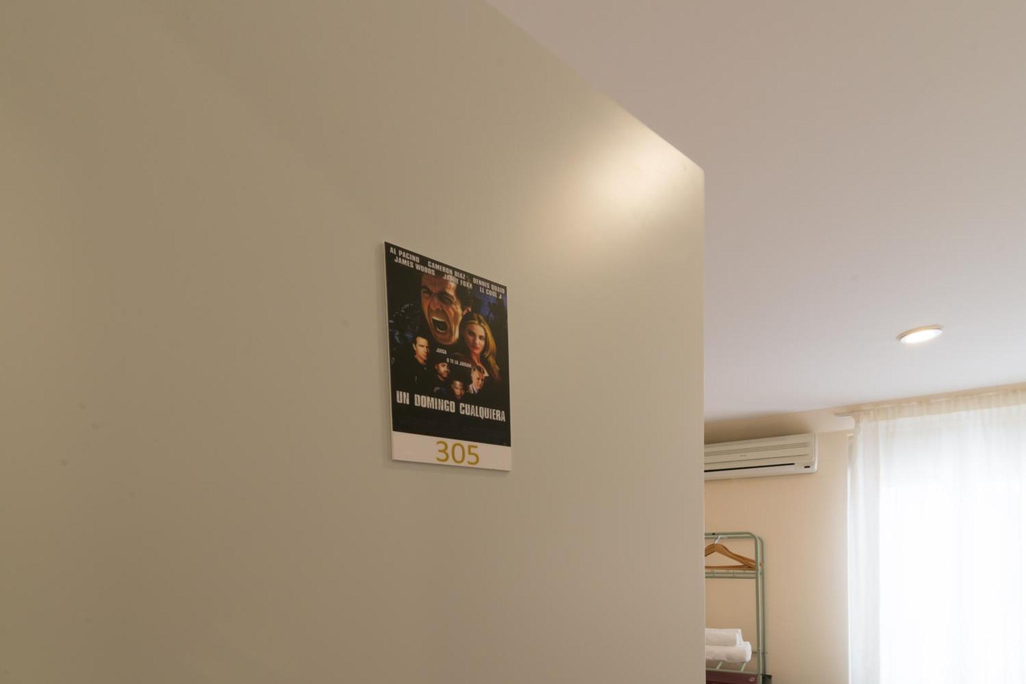 Hostal Art Madrid Buitenkant foto