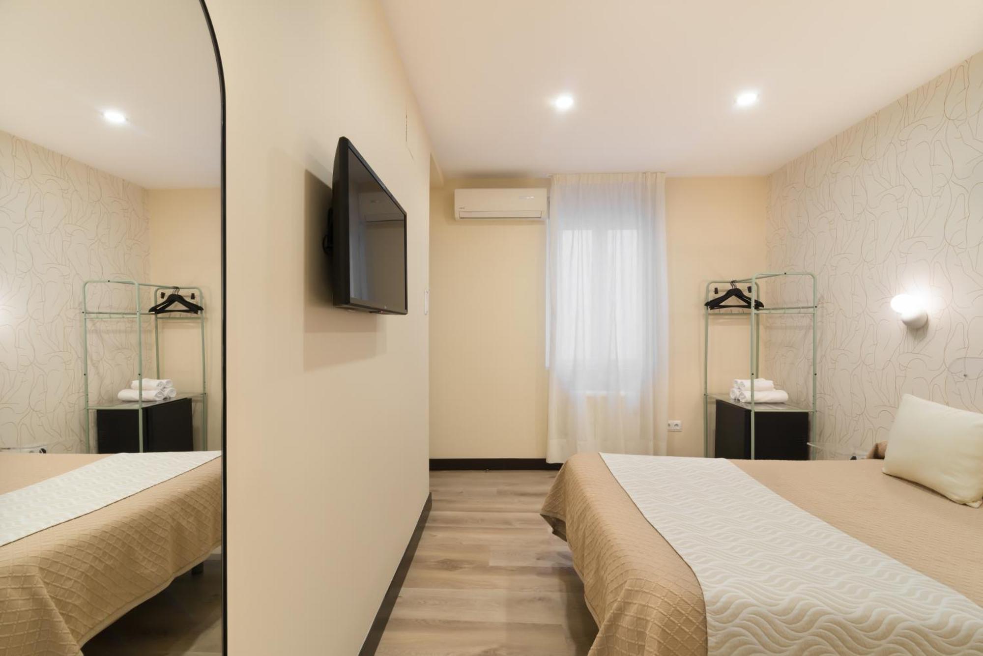 Hostal Art Madrid Buitenkant foto