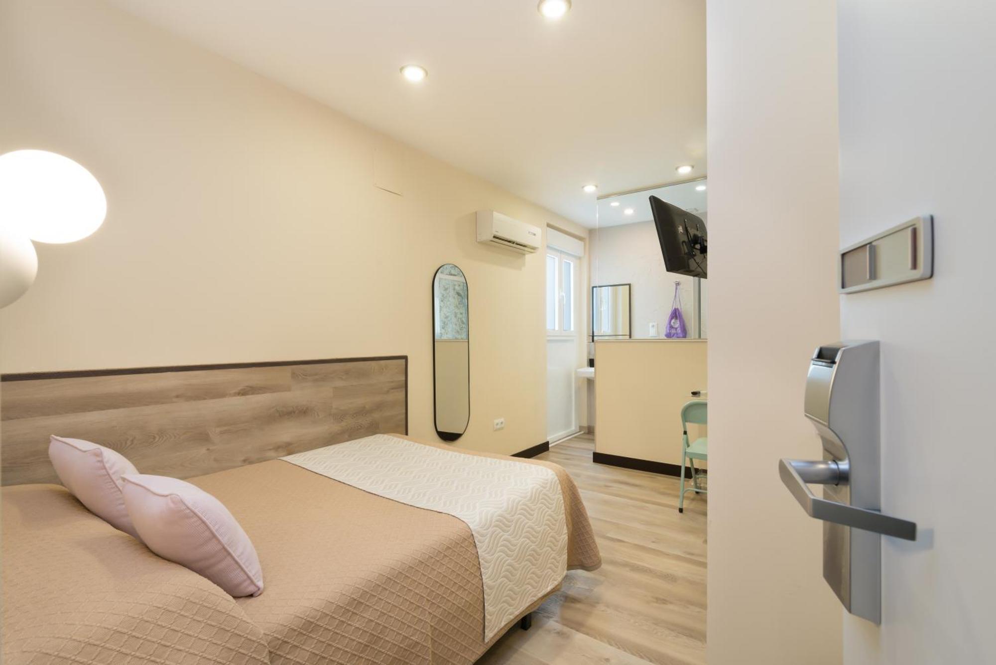 Hostal Art Madrid Buitenkant foto