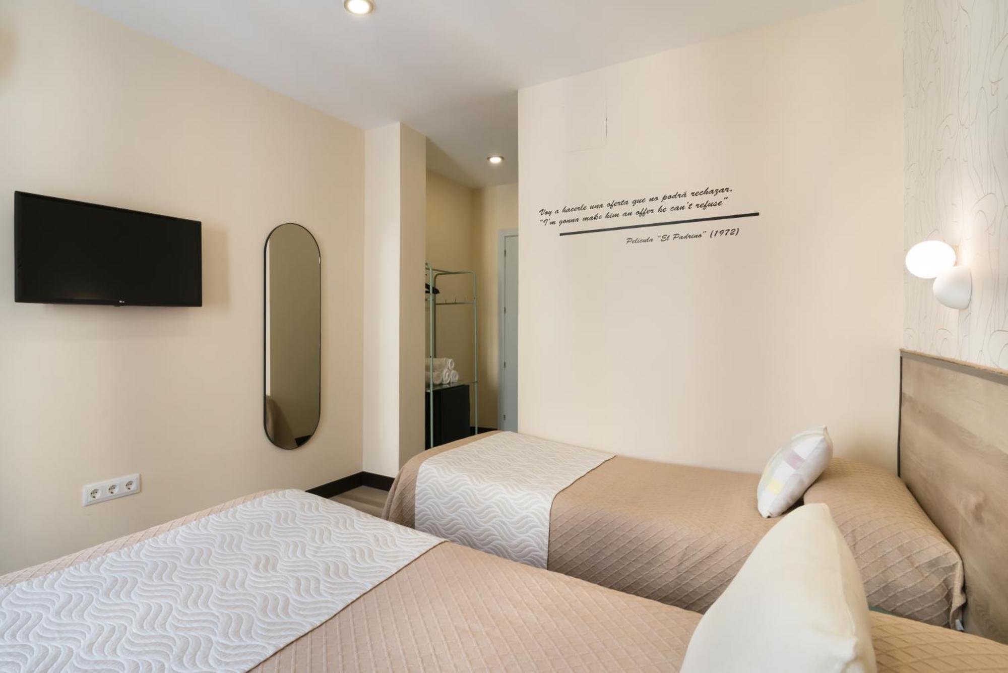 Hostal Art Madrid Buitenkant foto