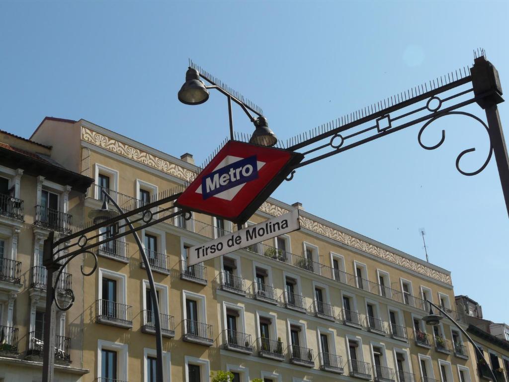 Hostal Art Madrid Buitenkant foto