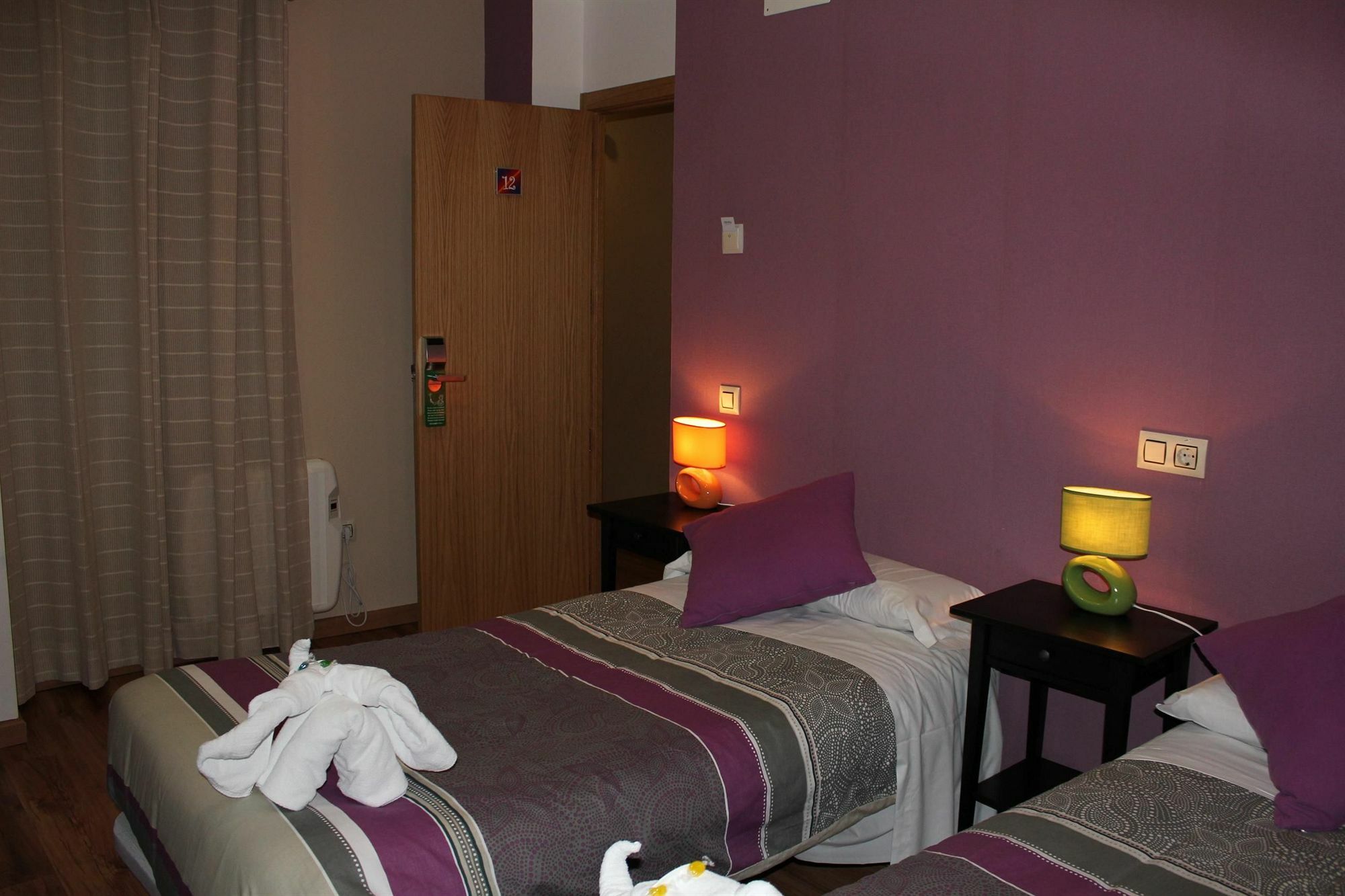 Hostal Art Madrid Buitenkant foto