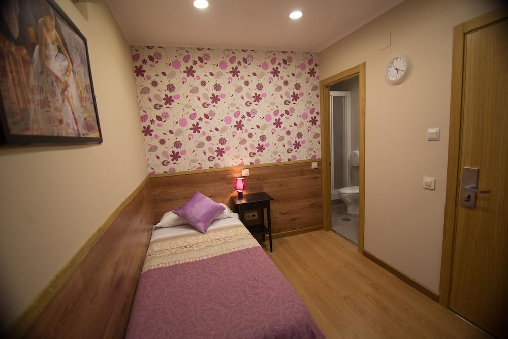 Hostal Art Madrid Buitenkant foto