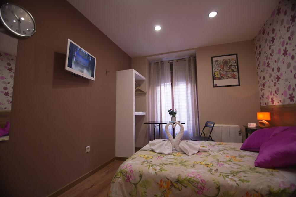 Hostal Art Madrid Buitenkant foto
